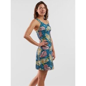 Title Nine S Cirque De La Vie Dress Water Lily Print Tank hiking camping outdoor